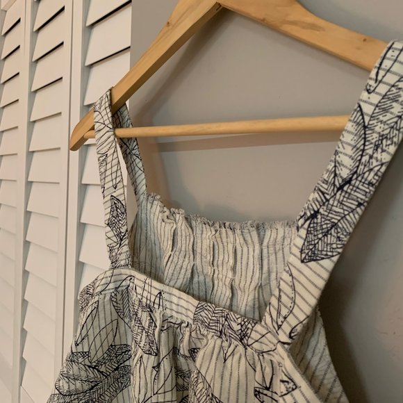 Leaf Pattern Tank Top - Picture 5 of 5